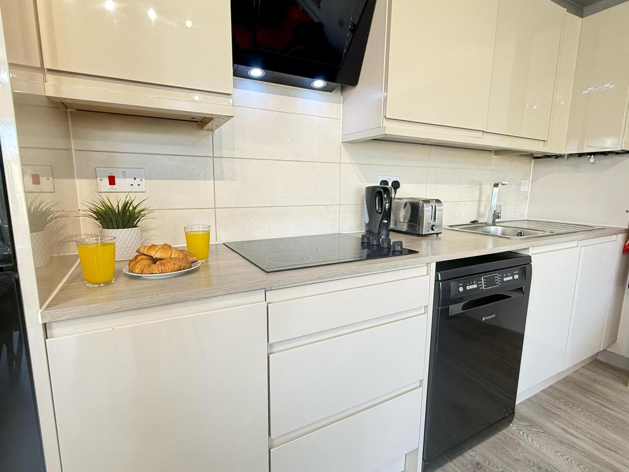 Horizon House, Stunning 2-bedroom Flat 1, Parking, Netflix, Apartamento
