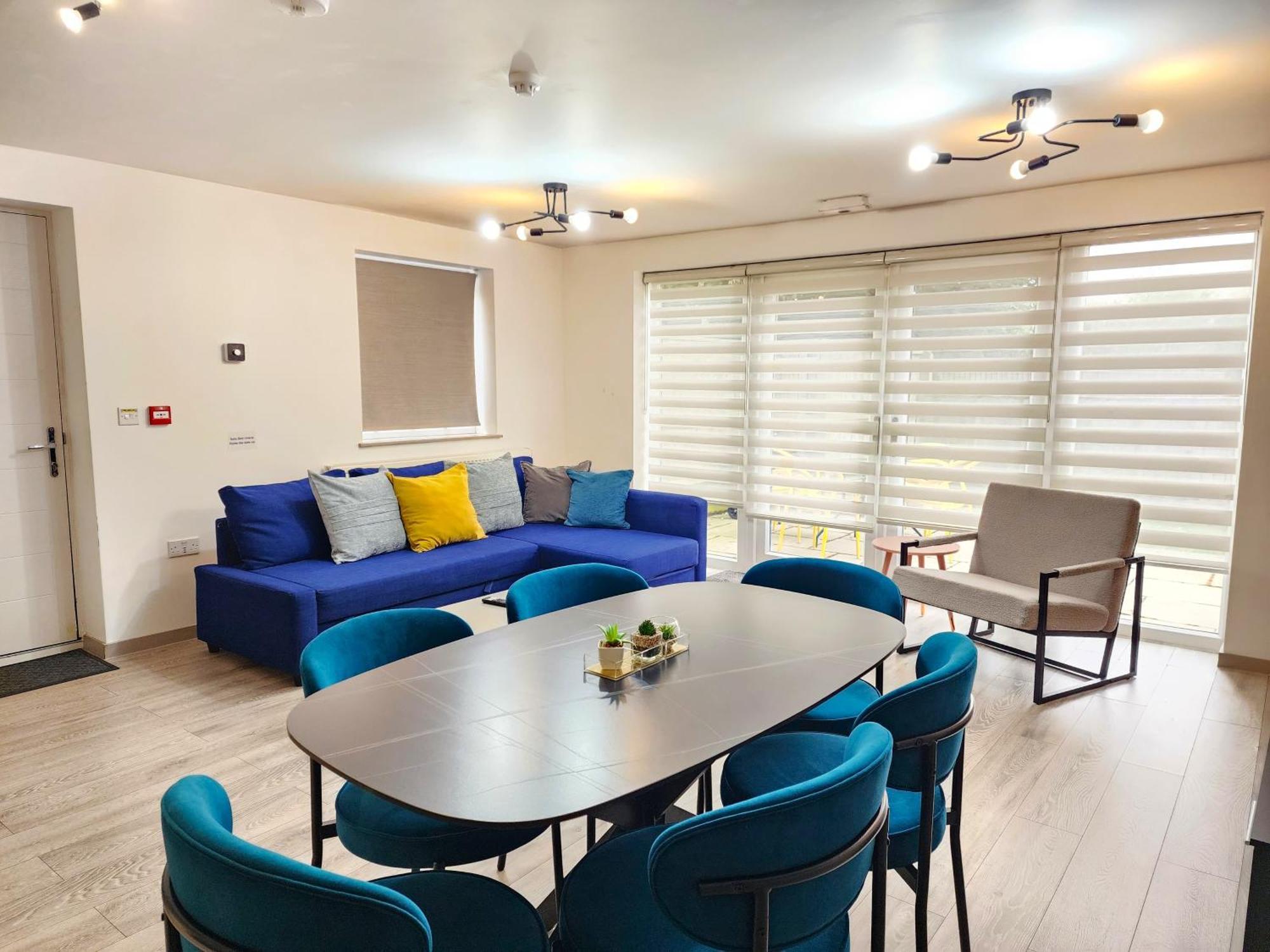 Horizon House, Stunning 2-bedroom Flat 1, Parking, Netflix, Appartamento *